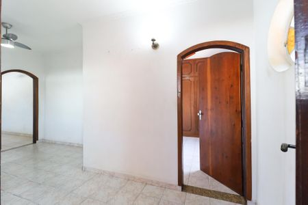 Casa à venda com 98m², 2 quartos e 2 vagas Casa à venda com 98m², 2 quartos e 2 vagasSala