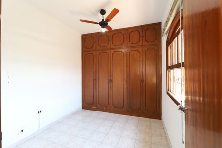 Quarto 1 de casa à venda com 2 quartos, 98m² em Vila Nivi, São Paulo