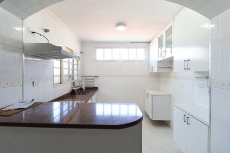 Casa à venda com 98m², 2 quartos e 2 vagas Casa à venda com 98m², 2 quartos e 2 vagasCozinha