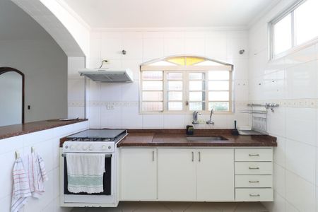 Casa à venda com 98m², 2 quartos e 2 vagas Casa à venda com 98m², 2 quartos e 2 vagasCozinha