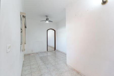 Casa à venda com 98m², 2 quartos e 2 vagas Casa à venda com 98m², 2 quartos e 2 vagasSala