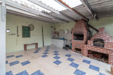 Casa à venda com 320m², 4 quartos e 5 vagas Casa à venda com 320m², 4 quartos e 5 vagasÁrea de lazer