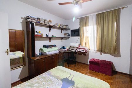 Casa à venda com 320m², 4 quartos e 5 vagas Casa à venda com 320m², 4 quartos e 5 vagasSuíte