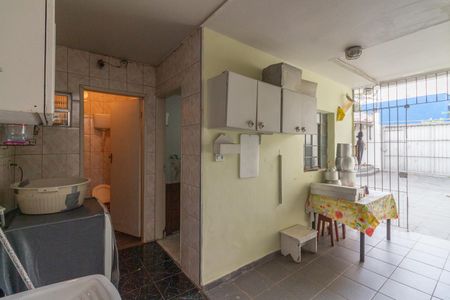 Casa à venda com 320m², 4 quartos e 5 vagas Casa à venda com 320m², 4 quartos e 5 vagasÁrea de Serviço
