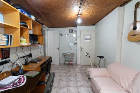 Casa à venda com 320m², 4 quartos e 5 vagas Casa à venda com 320m², 4 quartos e 5 vagasEscritório
