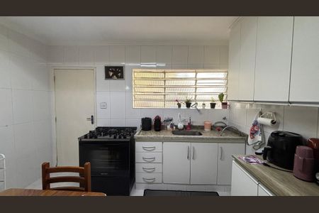 Casa à venda com 200m², 3 quartos e 2 vagas Casa à venda com 200m², 3 quartos e 2 vagasCozinha