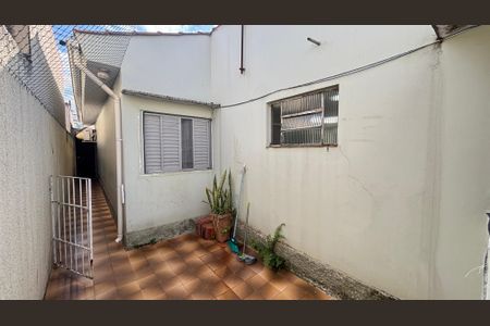 Casa à venda com 200m², 3 quartos e 2 vagas Casa à venda com 200m², 3 quartos e 2 vagasQuintal