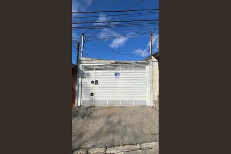 Casa à venda com 200m², 3 quartos e 2 vagas Casa à venda com 200m², 3 quartos e 2 vagasFachada
