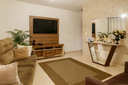 Casa à venda com 105m², 3 quartos e 2 vagas Casa à venda com 105m², 3 quartos e 2 vagasSala