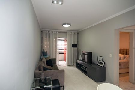 Apartamento à venda com 71m², 2 quartos e 2 vagasSala