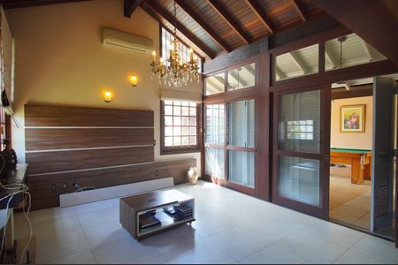 Casa para alugar com 250m², 4 quartos e 3 vagasSala