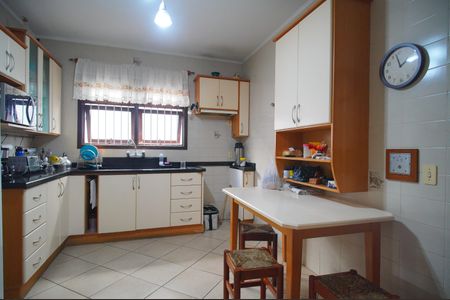 Casa à venda com 250m², 4 quartos e 3 vagasCozinha