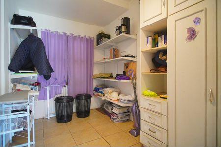 Casa à venda com 250m², 4 quartos e 3 vagasQuarto de Serviço