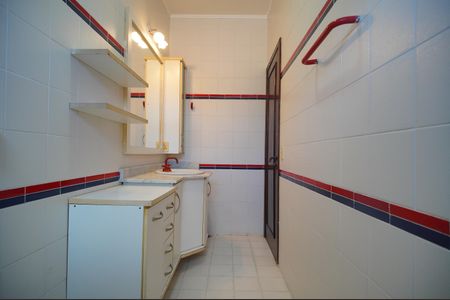 Casa à venda com 250m², 4 quartos e 3 vagasBanheiro 1