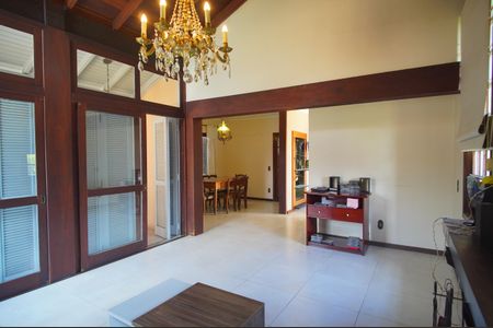 Casa para alugar com 250m², 4 quartos e 3 vagasSala