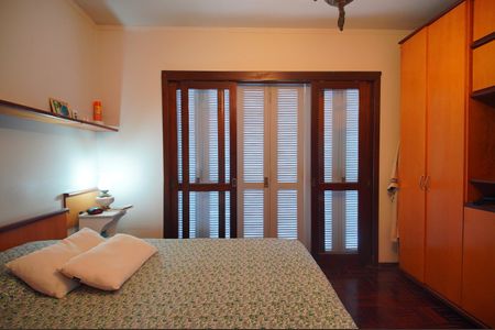 Casa à venda com 250m², 4 quartos e 3 vagasSuíte