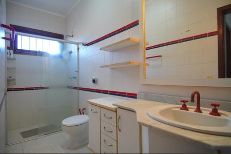 Casa à venda com 250m², 4 quartos e 3 vagasBanheiro 1