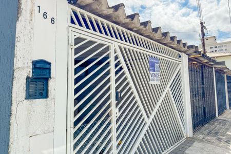 Casa à venda com 350m², 4 quartos e 2 vagas Casa à venda com 350m², 4 quartos e 2 vagasFachada