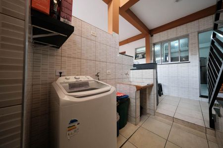 Casa à venda com 90m², 2 quartos e 1 vagaÁrea de Serviço