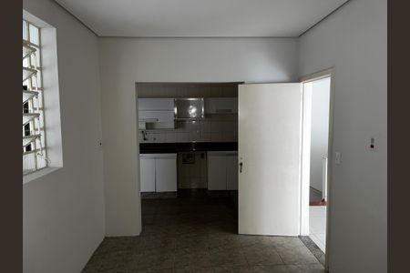 Casa à venda com 198m², 2 quartos e 4 vagas Casa à venda com 198m², 2 quartos e 4 vagasCopa