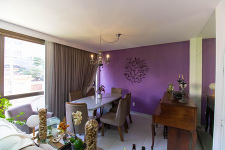 Apartamento à venda com 200m², 3 quartos e 1 vaga Apartamento à venda com 200m², 3 quartos e 1 vagaSala