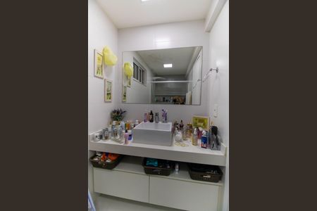Apartamento à venda com 200m², 3 quartos e 1 vaga Apartamento à venda com 200m², 3 quartos e 1 vagaBanheiro da Suíte