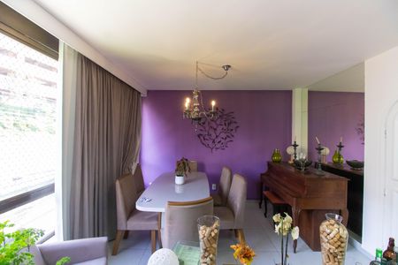 Apartamento à venda com 200m², 3 quartos e 1 vaga Apartamento à venda com 200m², 3 quartos e 1 vagaSala