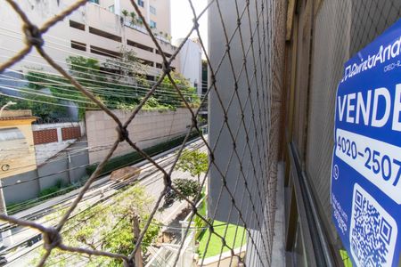 Apartamento à venda com 200m², 3 quartos e 1 vaga Apartamento à venda com 200m², 3 quartos e 1 vagaPlaquinha