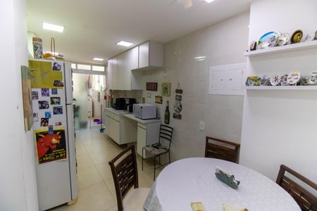 Apartamento à venda com 200m², 3 quartos e 1 vaga Apartamento à venda com 200m², 3 quartos e 1 vagaCozinha