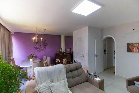 Apartamento à venda com 200m², 3 quartos e 1 vaga Apartamento à venda com 200m², 3 quartos e 1 vagaSala