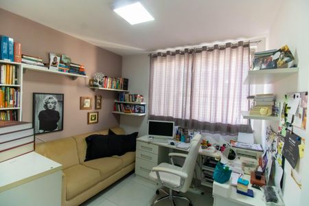 Apartamento à venda com 200m², 3 quartos e 1 vaga Apartamento à venda com 200m², 3 quartos e 1 vagaQuarto 2