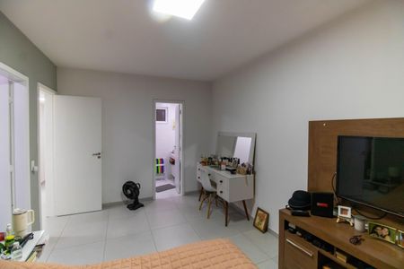 Apartamento à venda com 200m², 3 quartos e 1 vaga Apartamento à venda com 200m², 3 quartos e 1 vagaSuíte