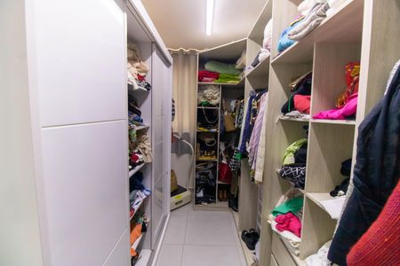 Apartamento à venda com 200m², 3 quartos e 1 vaga Apartamento à venda com 200m², 3 quartos e 1 vagaCloset da suíte