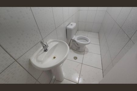 Banheiro de apartamento para alugar com 1 quarto, 32m² em Vila Ré, São Paulo