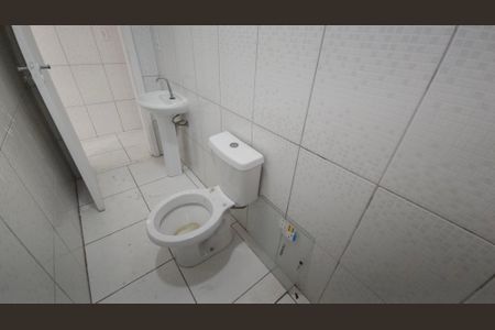 Banheiro de apartamento para alugar com 1 quarto, 32m² em Vila Ré, São Paulo
