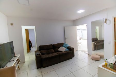 Sala de casa para alugar com 2 quartos, 90m² em Piratininga, Niterói