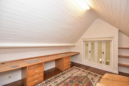 Casa à venda com 279m², 3 quartos e 4 vagasEscritório