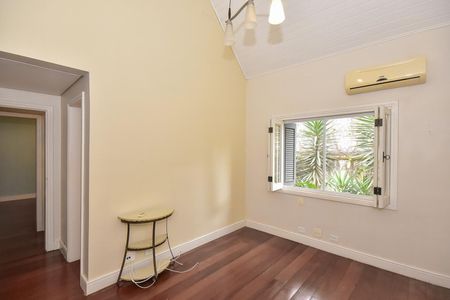 Casa à venda com 279m², 3 quartos e 4 vagasSuíte 1