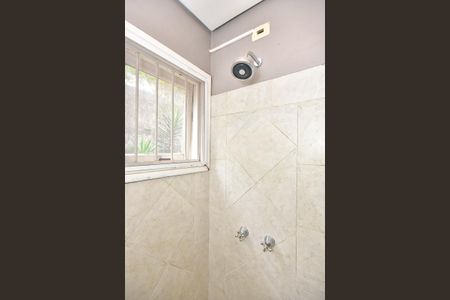 Casa à venda com 279m², 3 quartos e 4 vagasChuveiro do Banheiro da Suíte 2