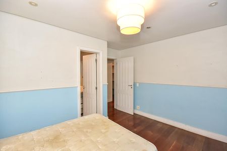 Casa à venda com 279m², 3 quartos e 4 vagasSuíte 2