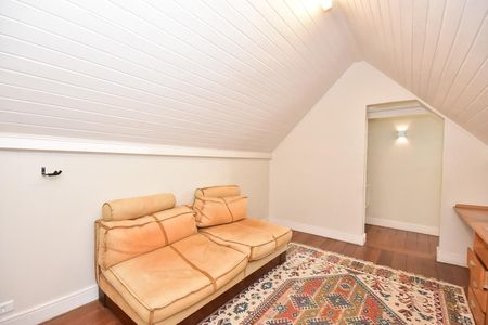 Casa à venda com 279m², 3 quartos e 4 vagasEscritório