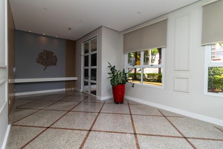 Apartamento à venda com 172m², 3 quartos e 3 vagas Apartamento à venda com 172m², 3 quartos e 3 vagasÁrea Comum - Hall de Entrada