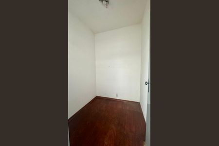 Apartamento à venda com 60m², 2 quartos e sem vaga Apartamento à venda com 60m², 2 quartos e sem vagaQuarto de Serviço