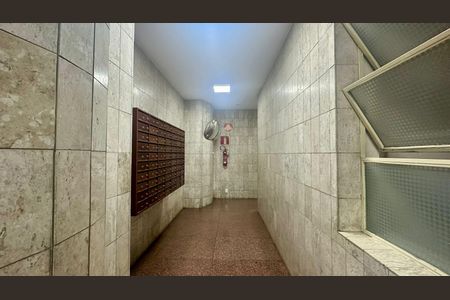 Apartamento à venda com 60m², 2 quartos e sem vaga Apartamento à venda com 60m², 2 quartos e sem vagaHall de Entrada