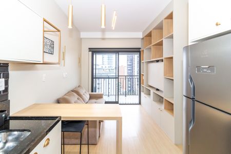 Sala/Cozinha de apartamento para alugar com 1 quarto, 31m² em Pompeia, São Paulo