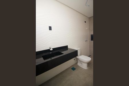 Casa de condomínio à venda com 140m², 3 quartos e 2 vagas Casa de condomínio à venda com 140m², 3 quartos e 2 vagasBanheiro da Suíte