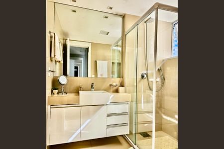 Banheiro de apartamento à venda com 2 quartos, 105m² em Funcionários, Belo Horizonte