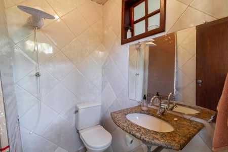 Casa à venda com 257m², 4 quartos e 4 vagas Casa à venda com 257m², 4 quartos e 4 vagasBanheiro da Área gourmet
