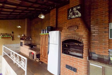 Casa à venda com 257m², 4 quartos e 4 vagas Casa à venda com 257m², 4 quartos e 4 vagasÁrea gourmet