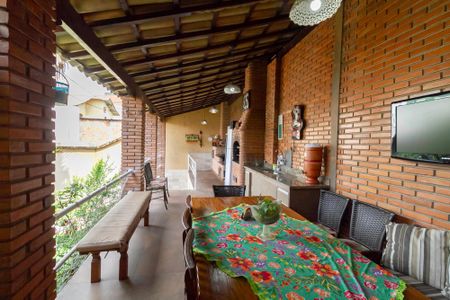 Casa à venda com 257m², 4 quartos e 4 vagas Casa à venda com 257m², 4 quartos e 4 vagasÁrea gourmet